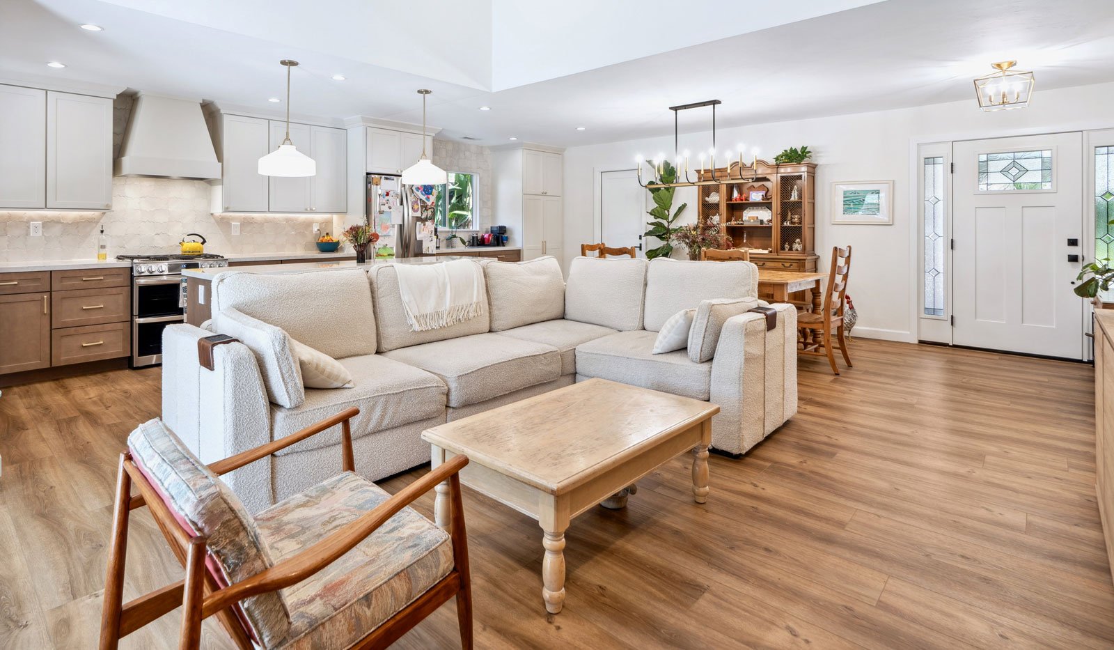 whole-home-remodeling-poway-livingroom-15_380